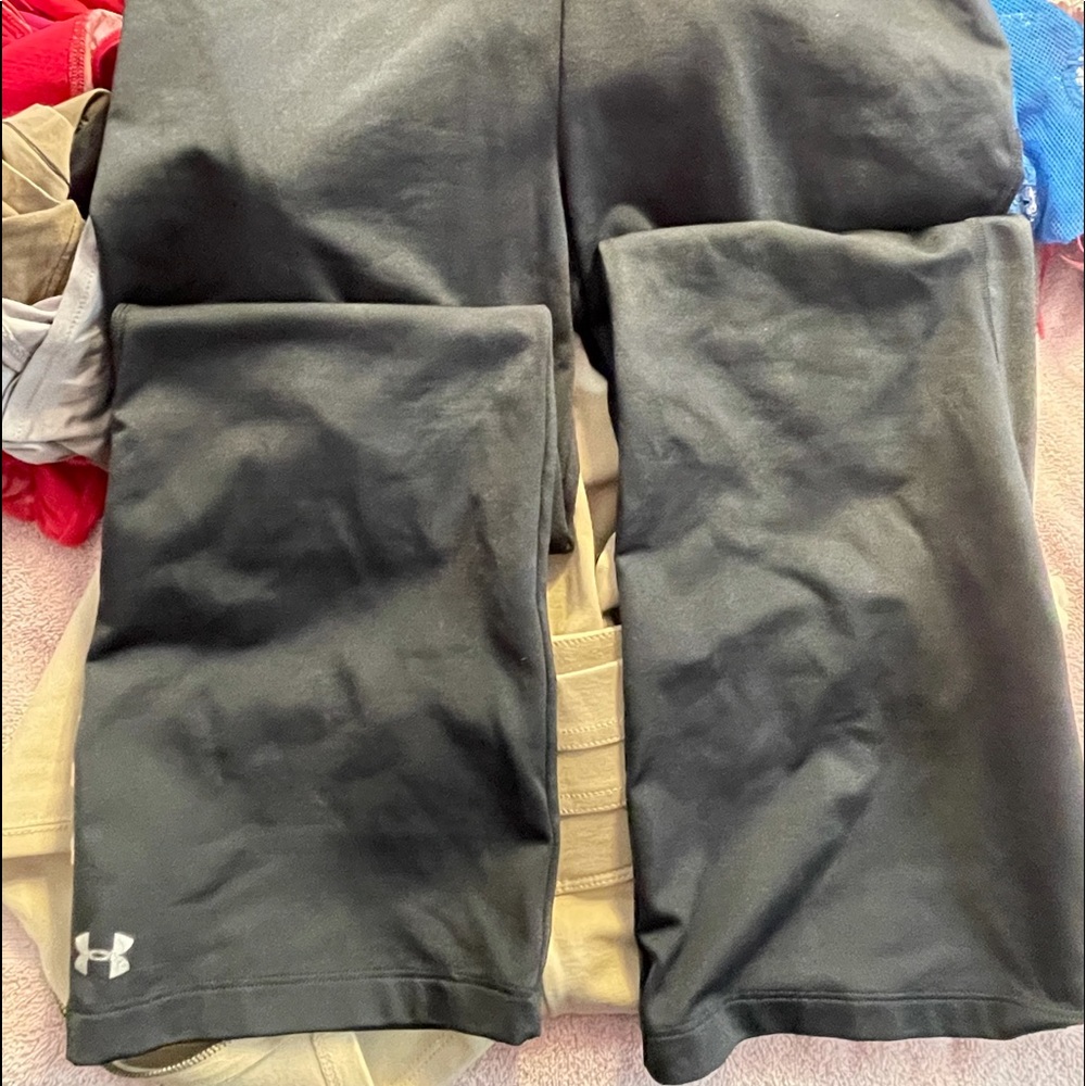 * 3 for $20* Under Armour  black Capri workout bottoms